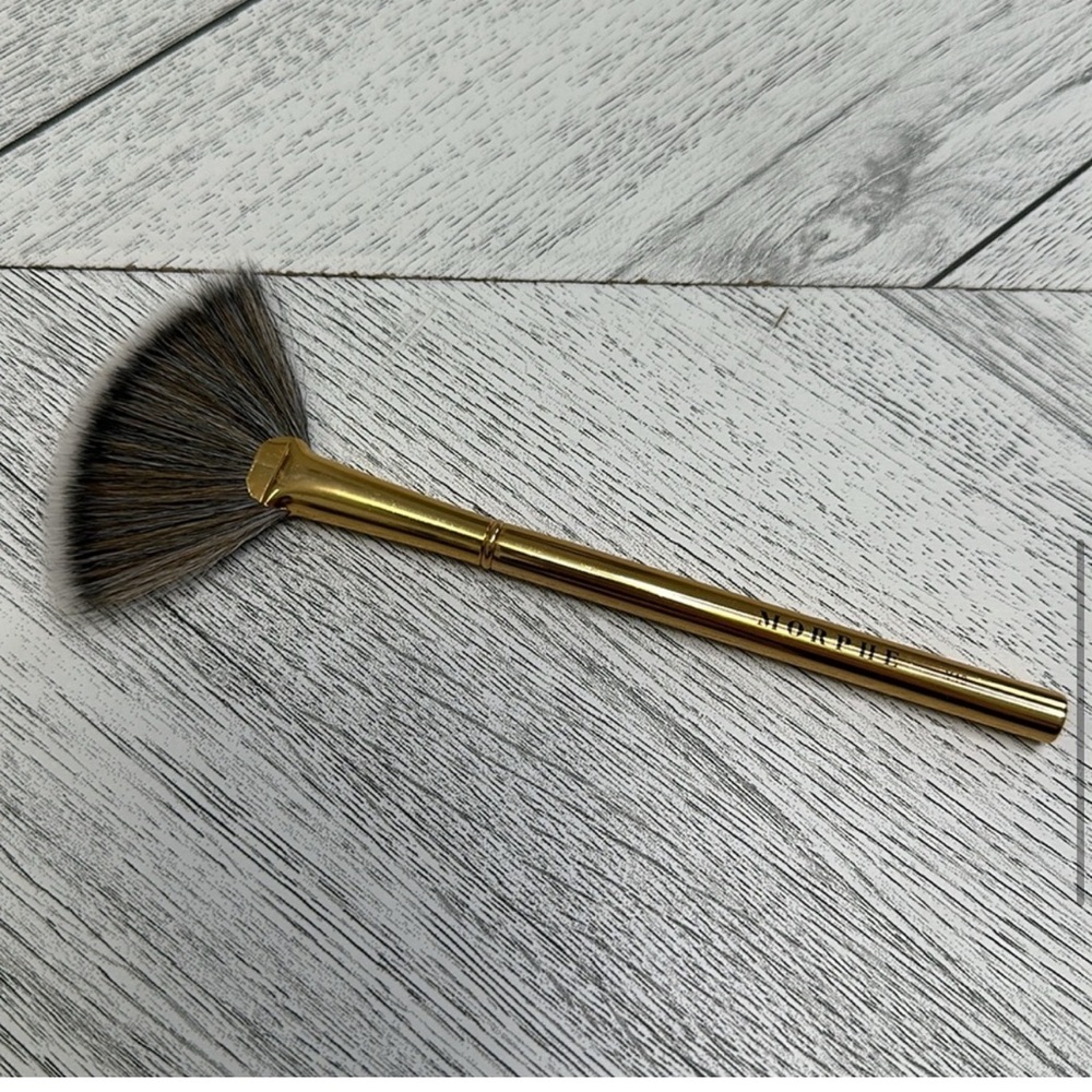 Morphe Gold Highlighting Brush